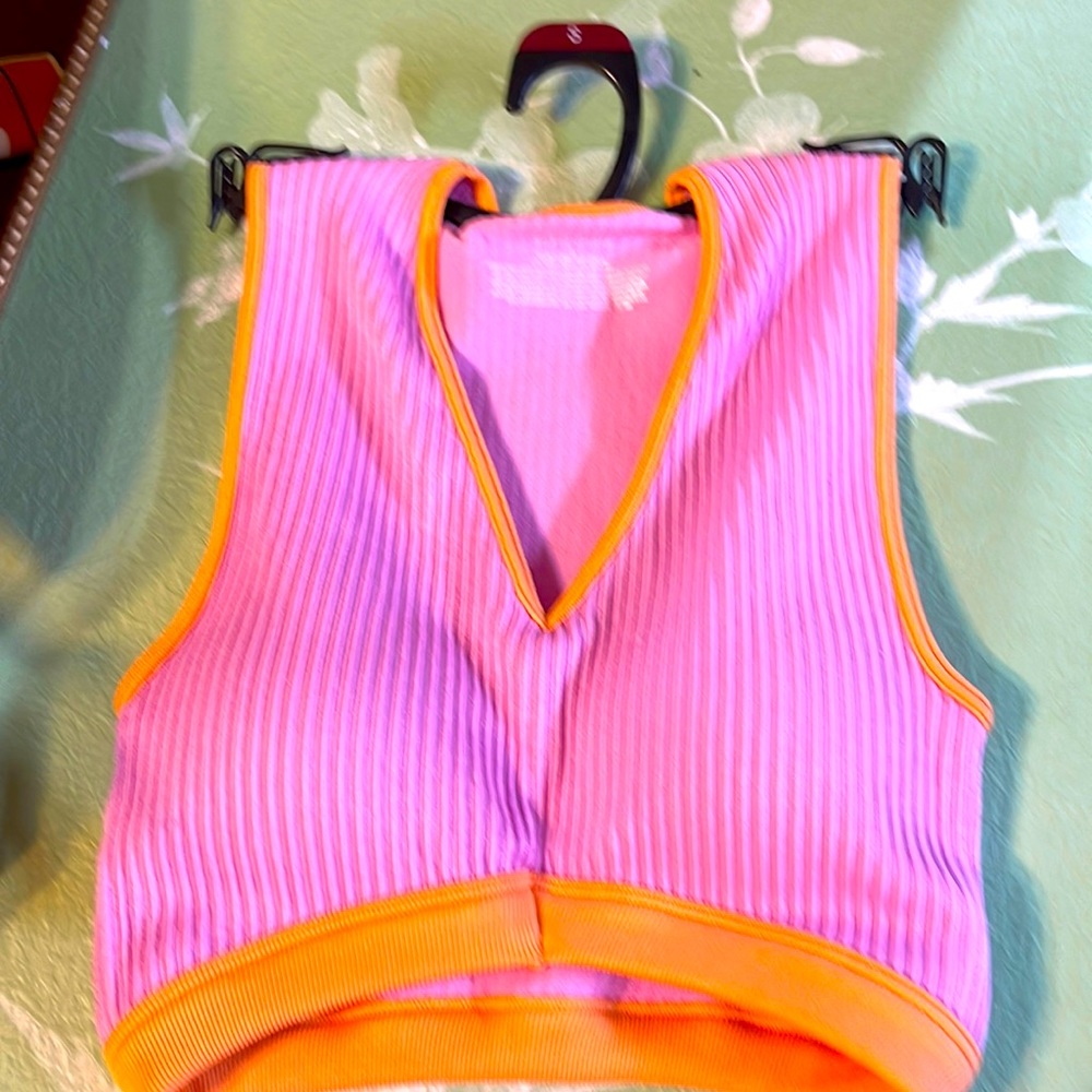 SPORTS BRA